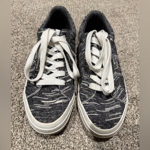 Rocket Dog women’s Black & White Knit Low-Top Sneakers - Casual Lace-Up Flats